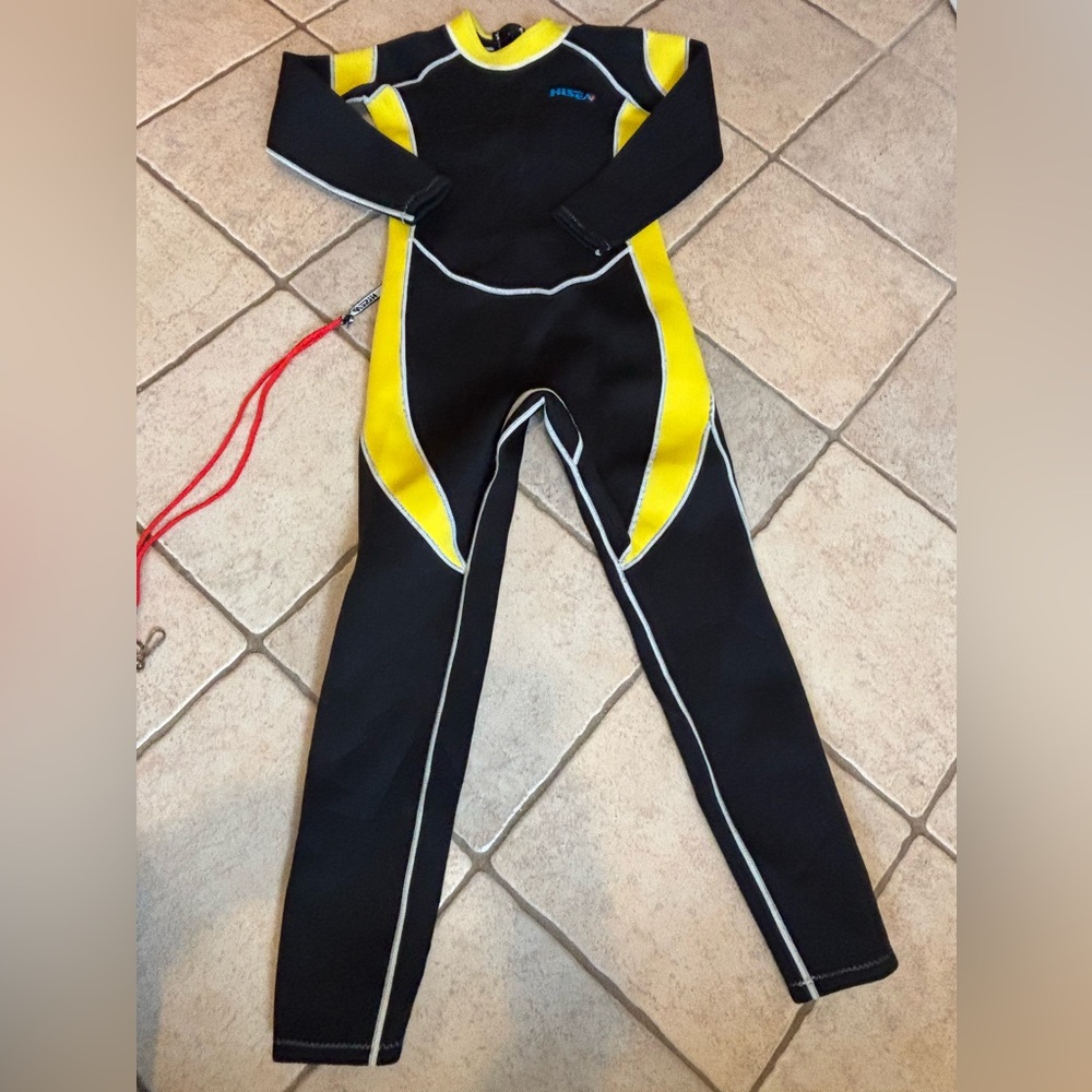 HiSea Youth Size 14 Neoprene Wetsuit One Piece Kids Surfing Scuba Diving Black